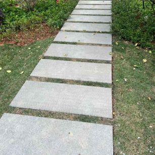 沧州 芝麻黑小区踏步、汀步石铺装效果