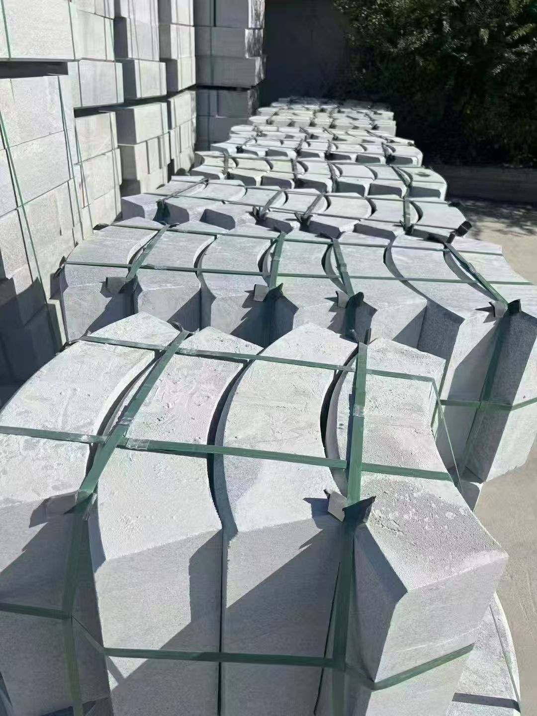 沧州 芝麻灰弧形路沿石