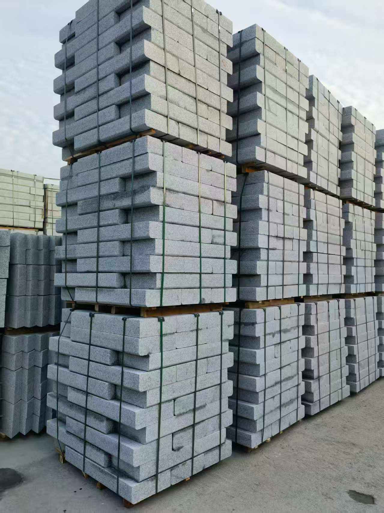 沧州 路沿石（路侧石），颜色一致，尺寸标准