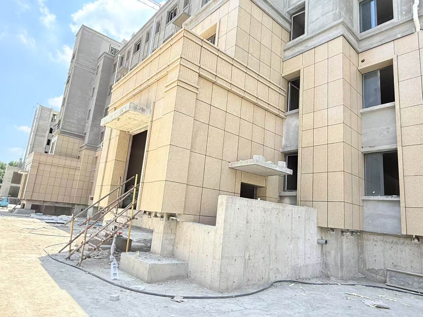 沧州 黄金麻干挂，工地实拍