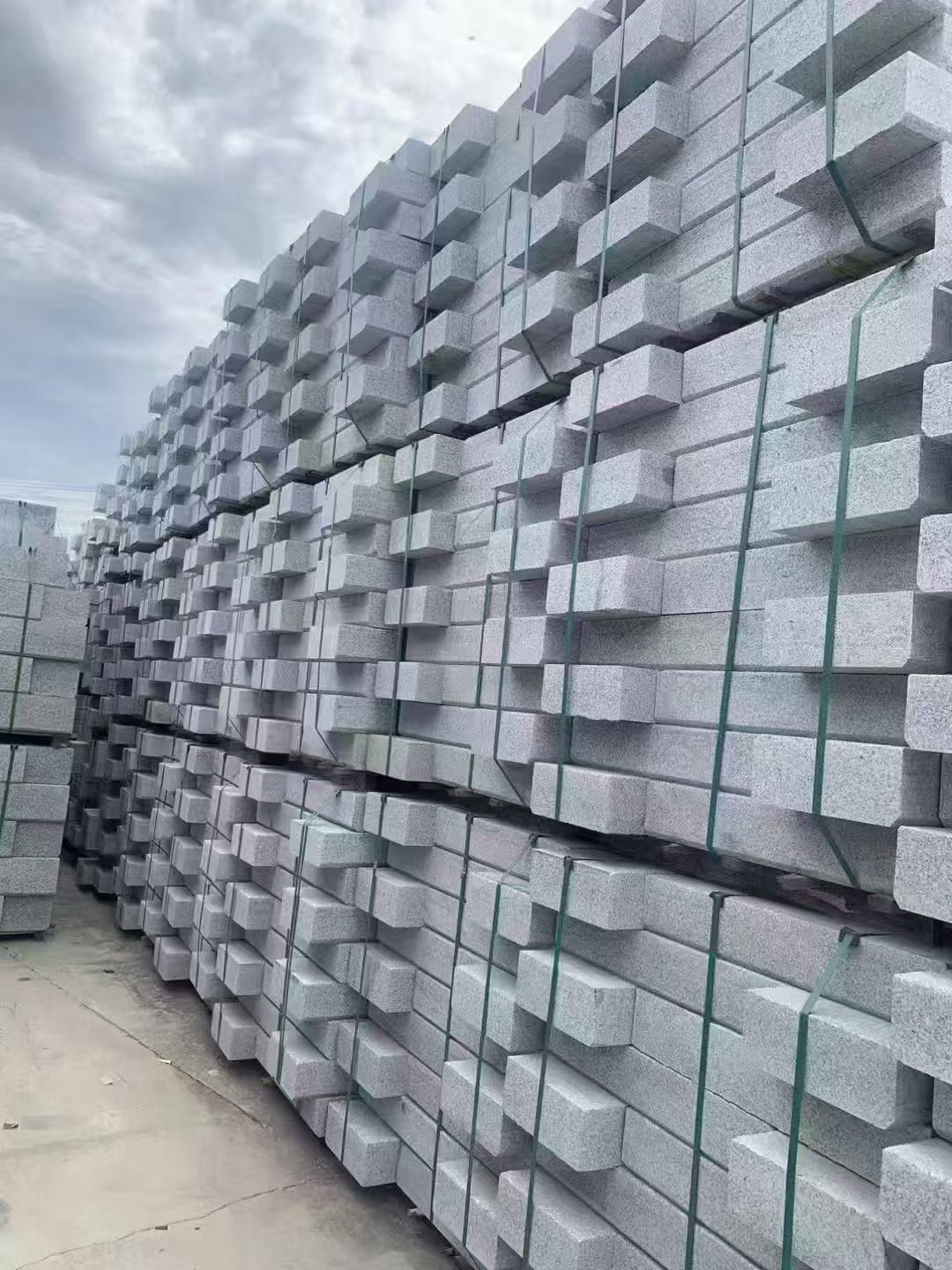 沧州 芝麻灰侧石