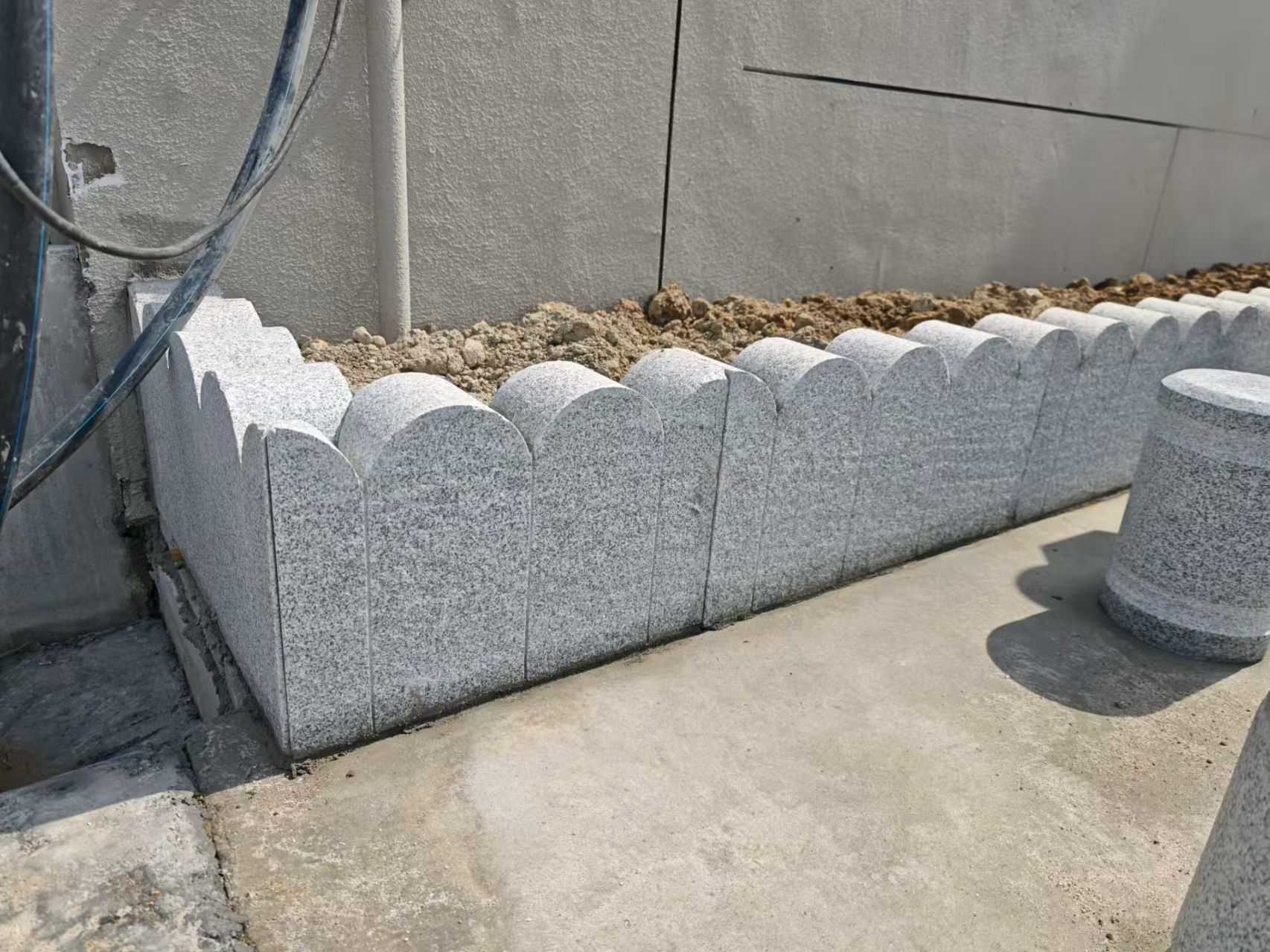 沧州 芝麻白花岗岩花边石铺装效果图